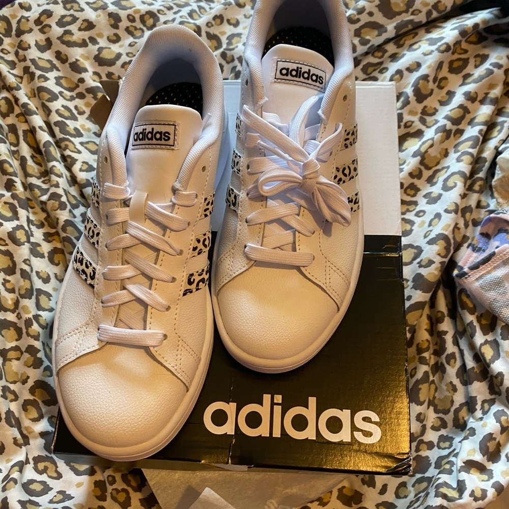 Leopard print edition adidas size 8